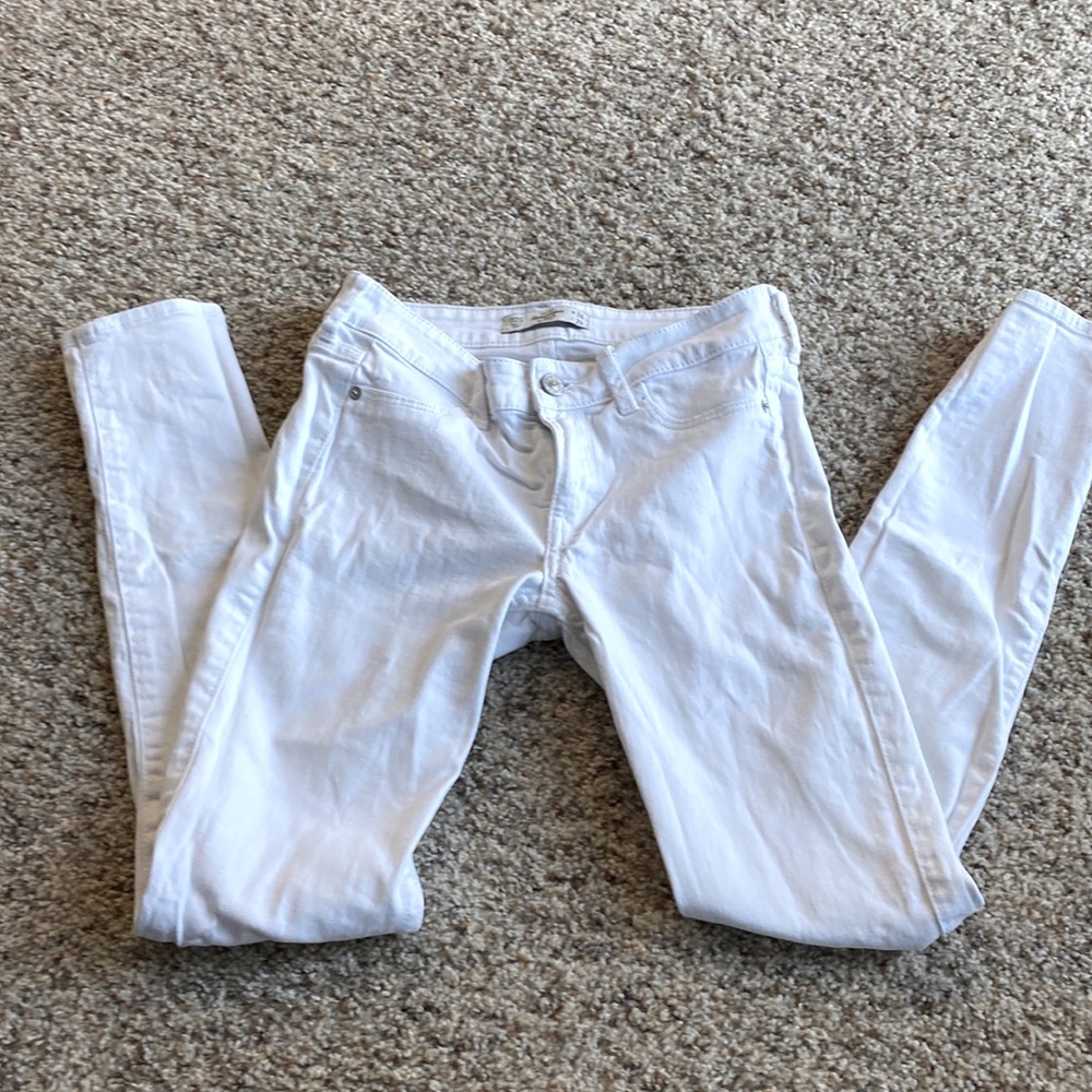 Womens Abercrombie and Fitch Size 00 skinny jeans. White.